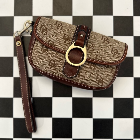 DOONEY AND BOURKE BROWN MONOGRAM LOGO WRISTLET WALLET POUCH - Picture 2 of 12